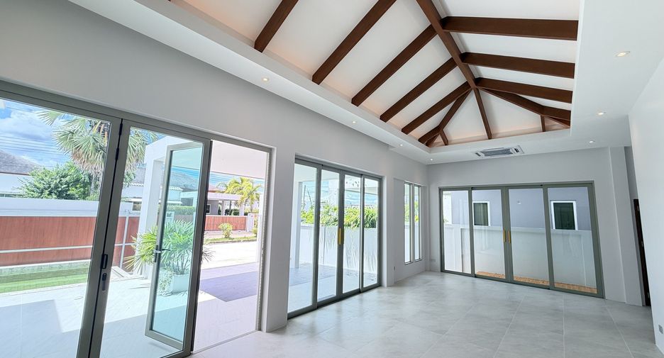 For sale 3 bedrooms villa in Thalang, Phuket