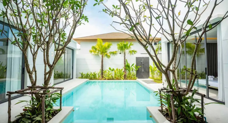 For rent 4 bedrooms villa in Mueang Phuket, Phuket