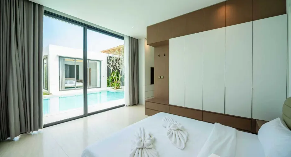 For rent 4 bedrooms villa in Mueang Phuket, Phuket