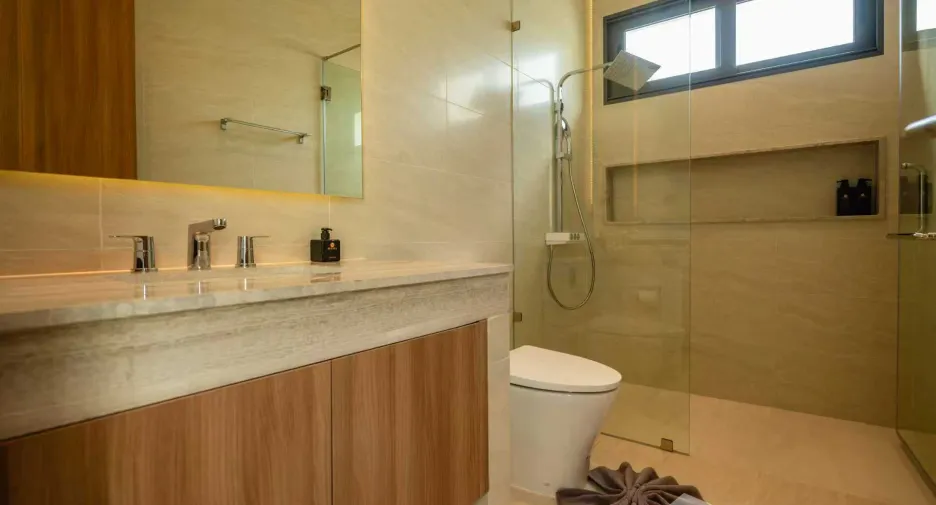 For rent 4 bedrooms villa in Mueang Phuket, Phuket