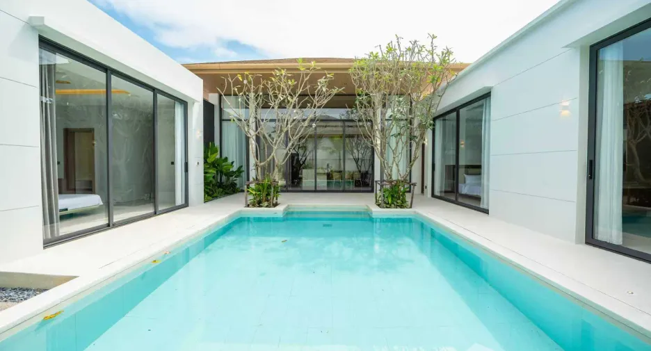 For rent 4 bedrooms villa in Mueang Phuket, Phuket