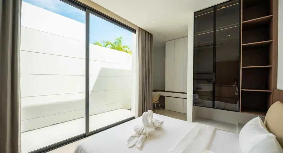 For rent 4 bedrooms villa in Mueang Phuket, Phuket