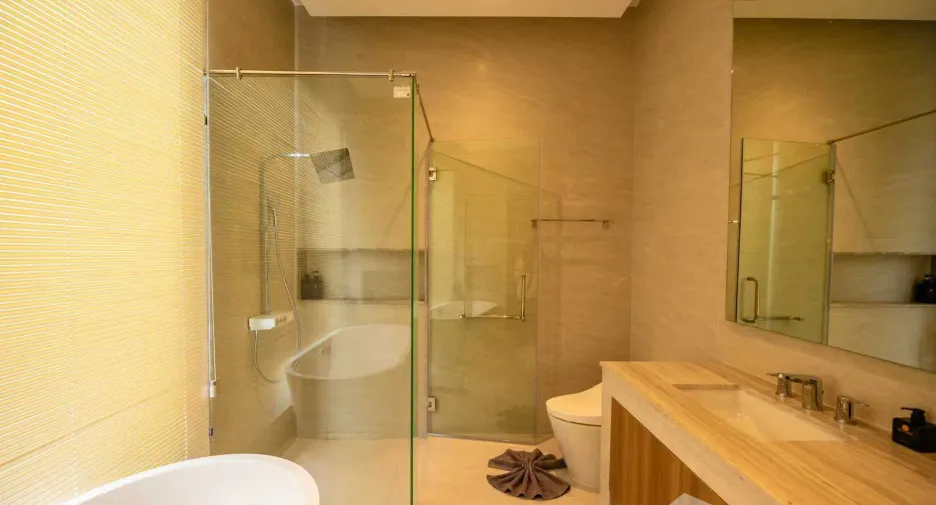 For rent 4 bedrooms villa in Mueang Phuket, Phuket