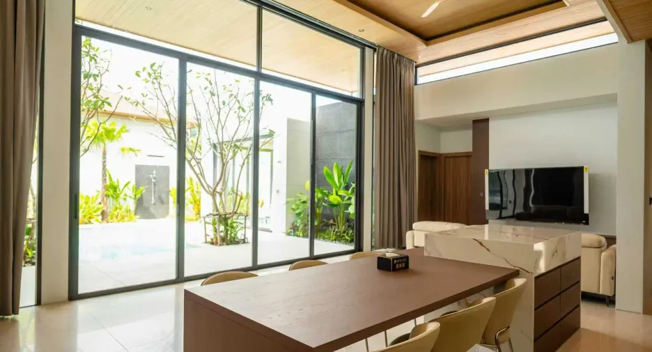 For rent 4 bedrooms villa in Mueang Phuket, Phuket