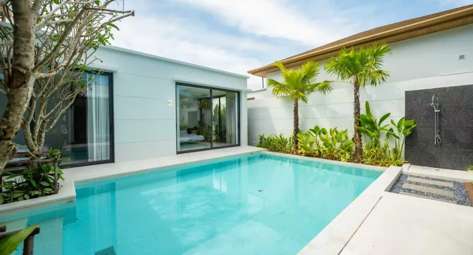 For rent 4 bedrooms villa in Mueang Phuket, Phuket