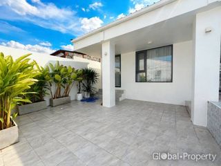 For sale 4 bedrooms house in Bang Lamung, Chonburi
