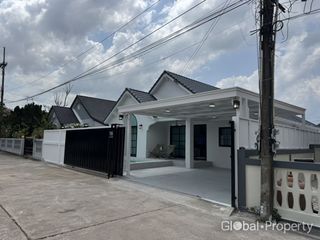 For sale 4 bedrooms house in Si Racha, Chonburi