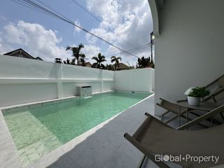 For sale 4 bedrooms house in Si Racha, Chonburi