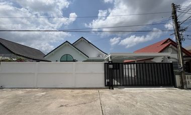 For sale 4 bedrooms house in Si Racha, Chonburi