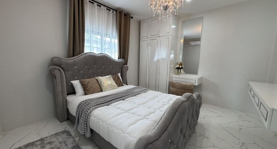 For sale 4 bedrooms house in Si Racha, Chonburi