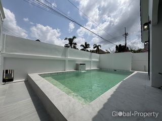 For sale 4 bedrooms house in Si Racha, Chonburi