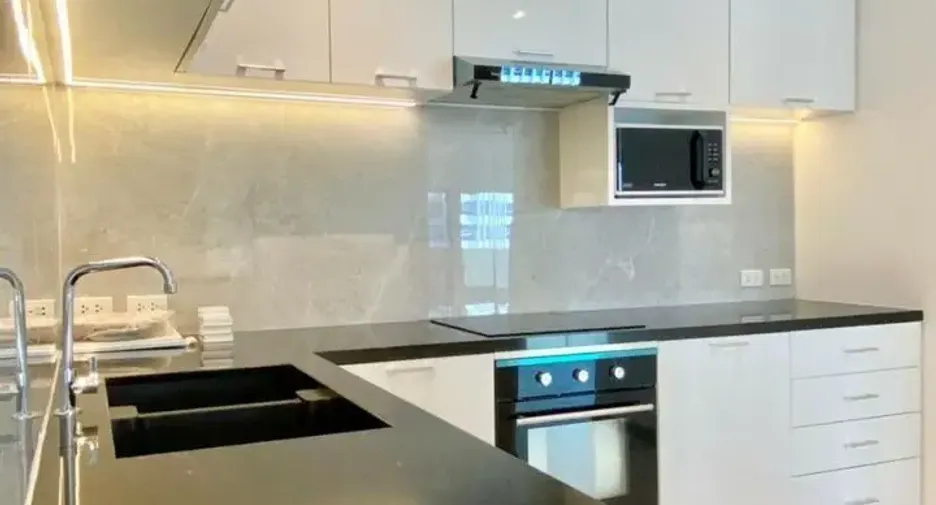 Condo en alquiler de 2 habitaciones en Bang Rak, Bangkok