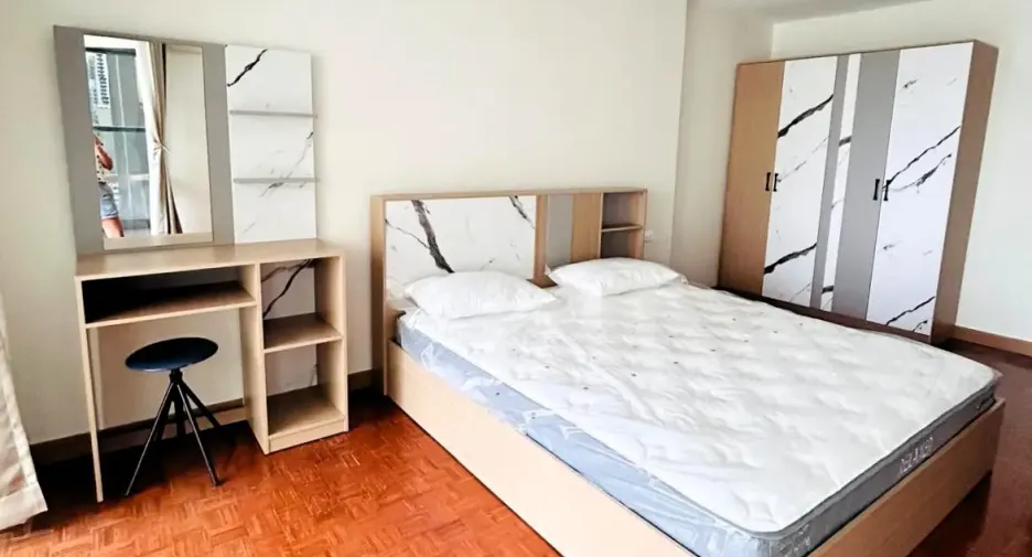 For rent 1 bed condo in Watthana, Bangkok