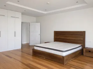 Condo en alquiler de 3 habitaciones en Watthana, Bangkok
