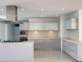 Condo en alquiler de 3 habitaciones en Watthana, Bangkok