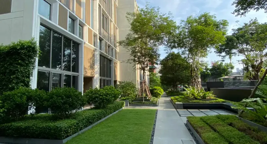 For rent 4 bedrooms house in Watthana, Bangkok