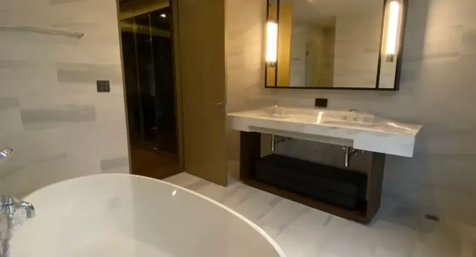 For rent 4 bedrooms house in Watthana, Bangkok