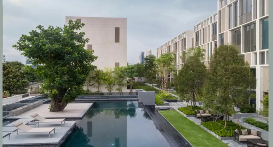 For rent 4 bedrooms house in Watthana, Bangkok