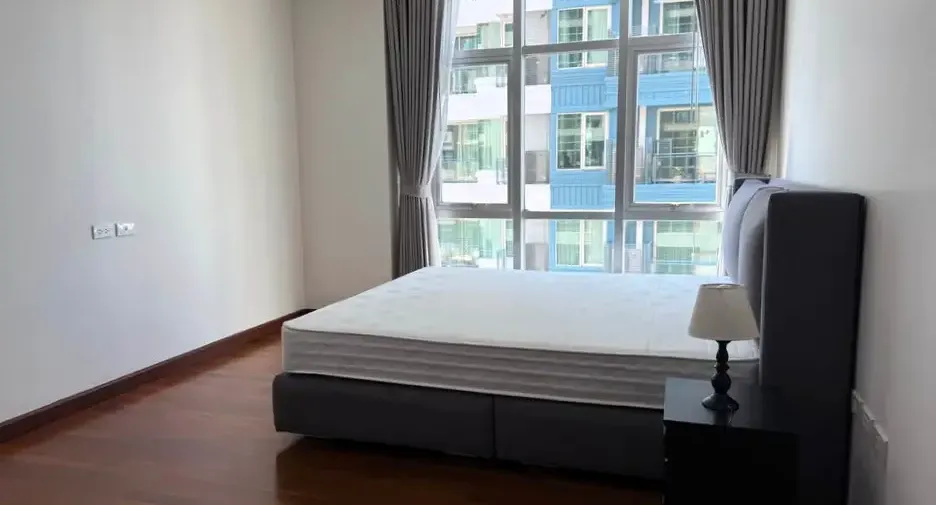 For rent 3 ベッドルーム condo in Pathum Wan, Bangkok
