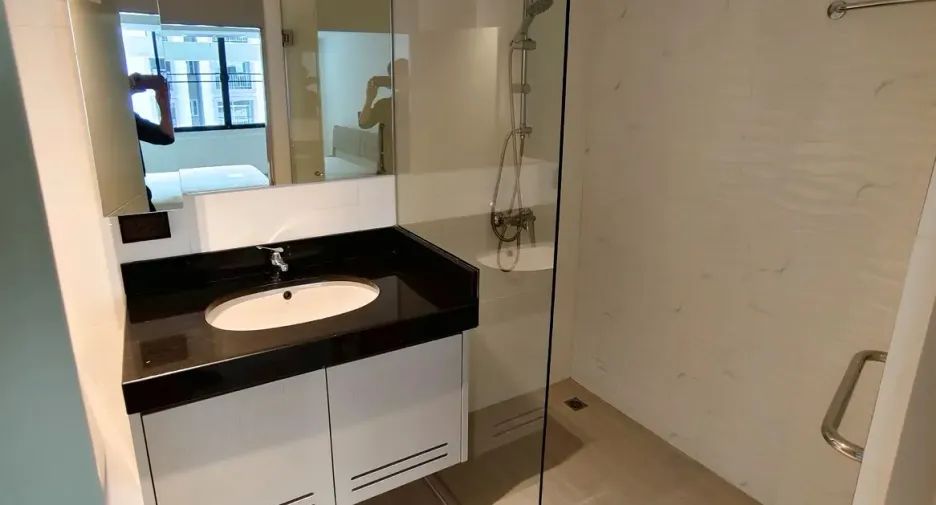 For rent 2 bedrooms condo in Watthana, Bangkok