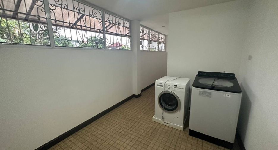 For sale and for rent 5 bedrooms house in Mueang Chiang Mai, Chiang Mai