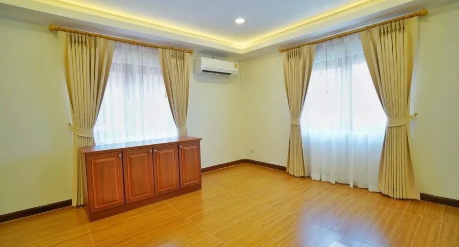 Villa zur Miete mit 3 Zimmer in Bang Lamung, Chonburi