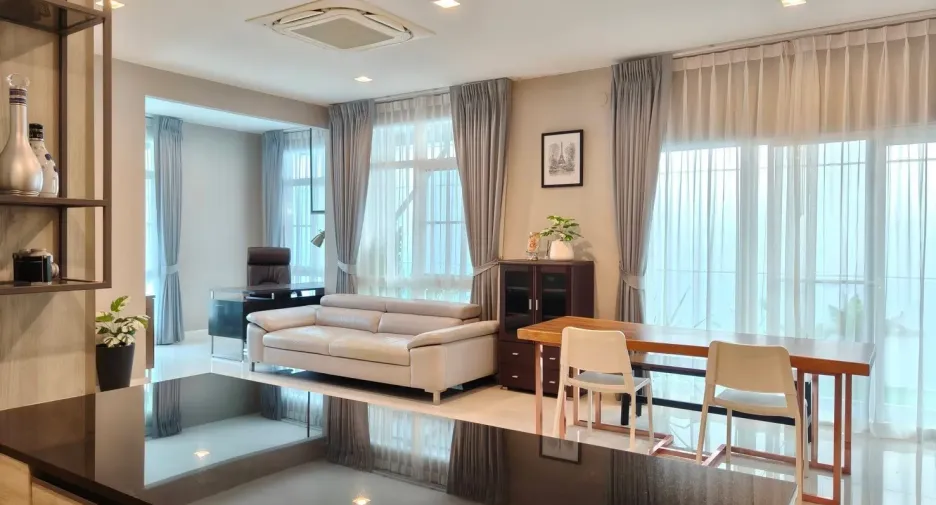 For rent and for sale 4 bedrooms house in Bang Phli, Samut Prakan