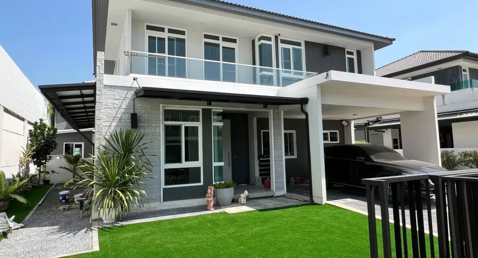 For rent and for sale 4 bedrooms house in Bang Phli, Samut Prakan