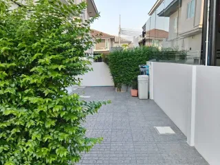 For rent and for sale 4 bedrooms house in Bang Phli, Samut Prakan