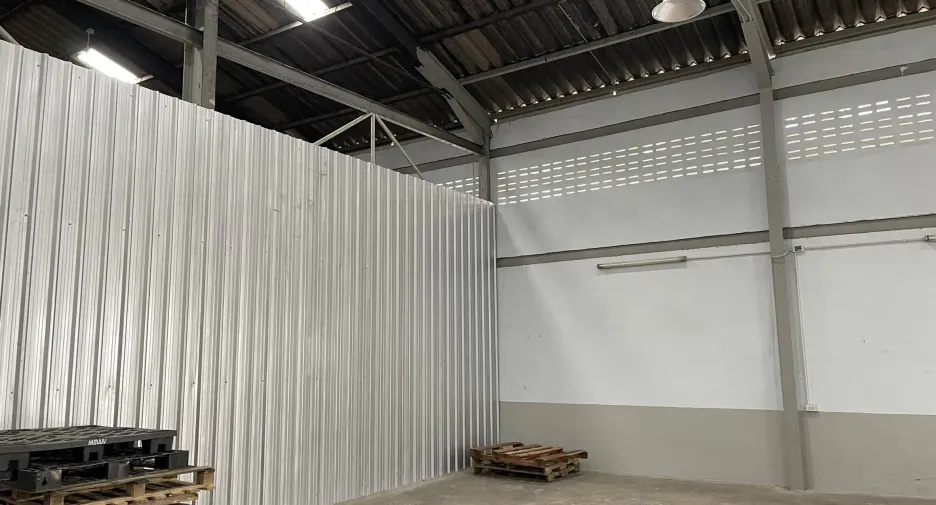 For rent warehouse in Mueang Samut Prakan, Samut Prakan