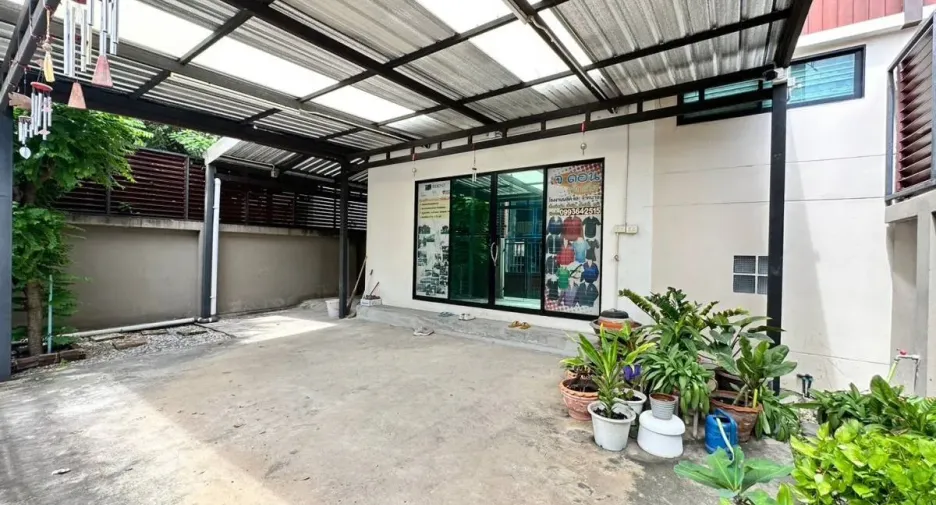 For sale 3 bedrooms townhouse in Bueng Kum, Bangkok