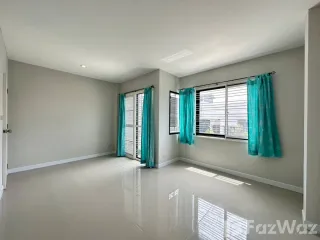 Продажа 3 спальни таунхаус в Буенг Кум, Бангкок