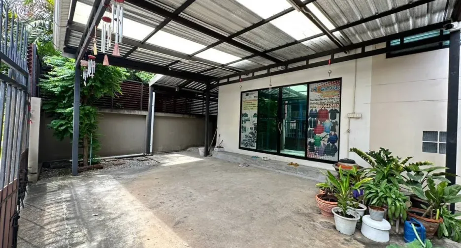 For sale 3 bedrooms townhouse in Bueng Kum, Bangkok