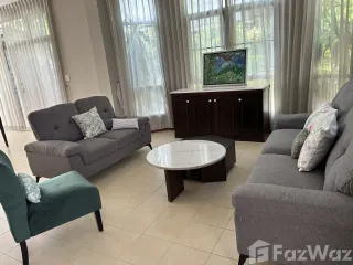 Haus zur Miete mit 3 Zimmer in Khlong Toei, Bangkok