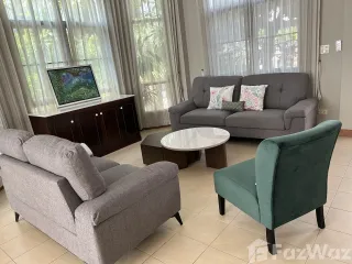 Haus zur Miete mit 3 Zimmer in Khlong Toei, Bangkok