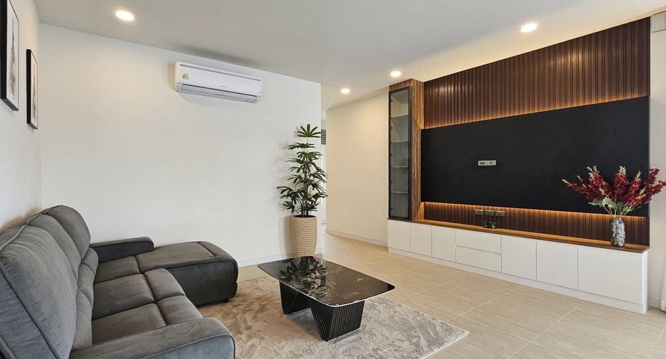 For sale 3 bedrooms villa in Hua Hin, Prachuap Khiri Khan