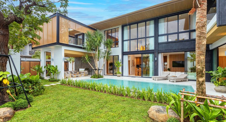 For sale 5 bedrooms villa in Mueang Phuket, Phuket