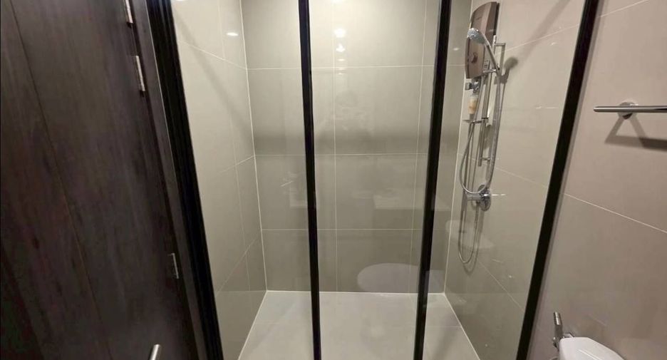 À vendre et à louer 2 chambres condo à Huai Khwang, Bangkok