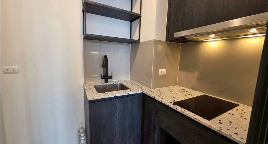 À vendre et à louer 2 chambres condo à Huai Khwang, Bangkok
