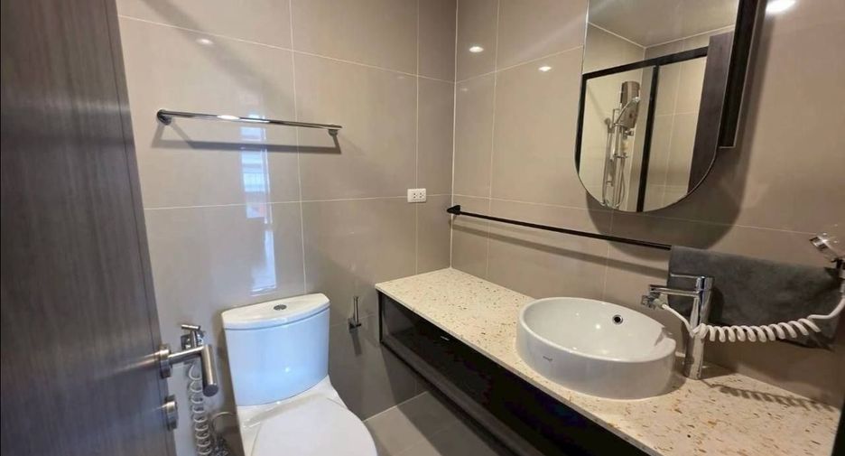 À vendre et à louer 2 chambres condo à Huai Khwang, Bangkok