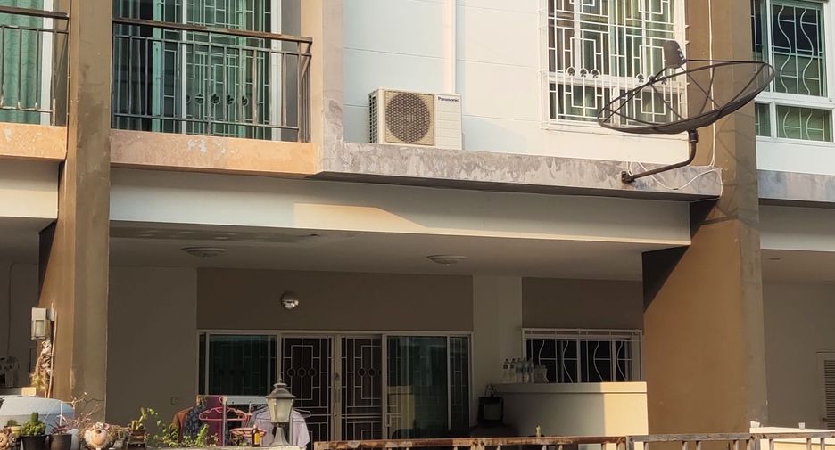 Reihenhaus zum Kauf mit 3 Zimmer in Bang Khae, Bangkok