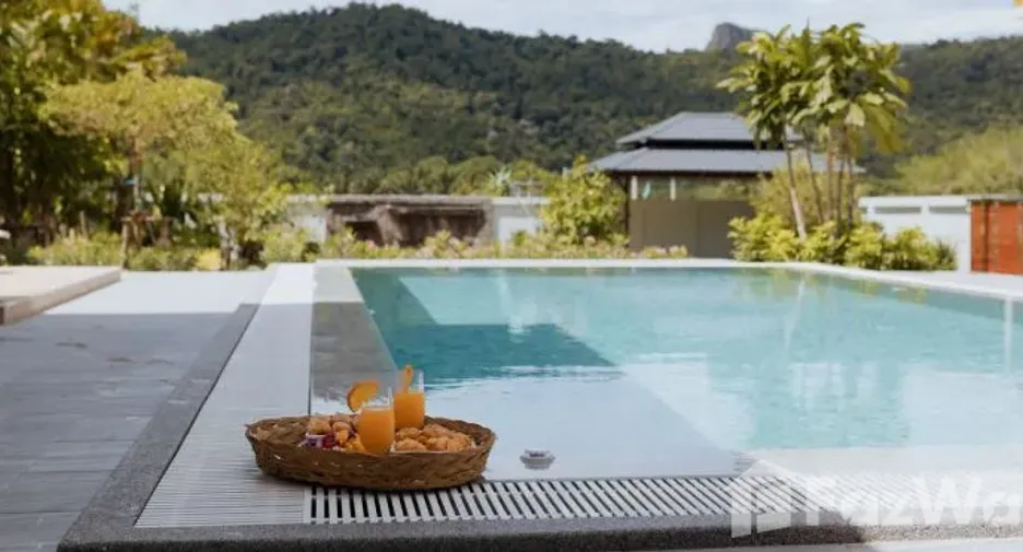 For sale 3 bedrooms villa in Mueang Krabi, Krabi