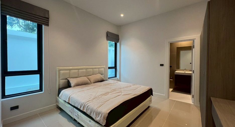 For sale 4 bedrooms villa in Hua Hin, Prachuap Khiri Khan
