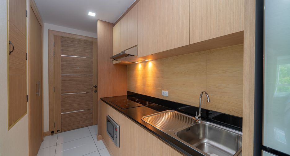 For sale 2 ベッドルーム condo in Sattahip, Chonburi
