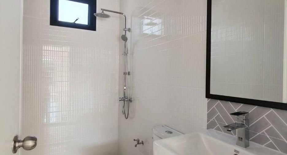 Casa en venta de 4 habitaciones en Hang Dong, Chiang Mai