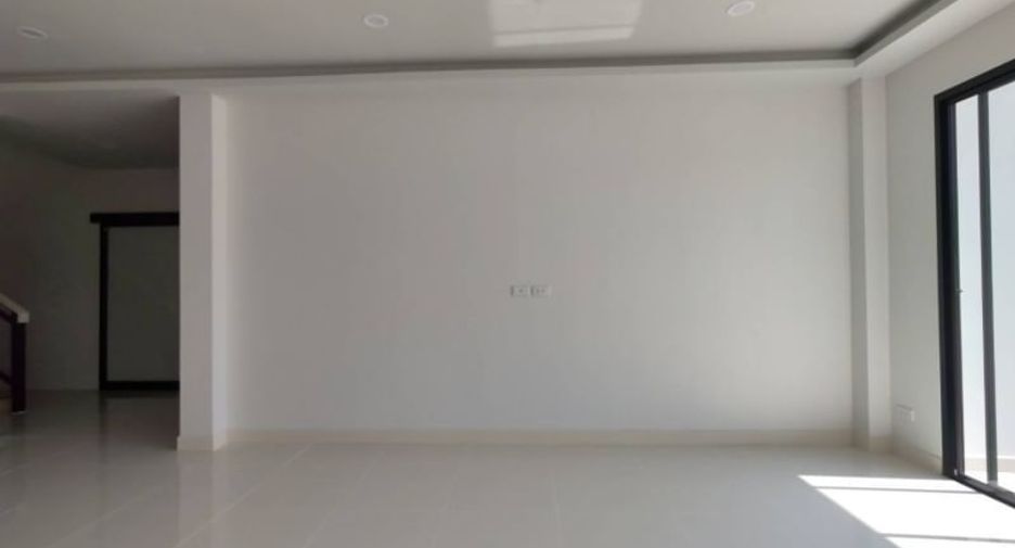 Casa en venta de 4 habitaciones en Hang Dong, Chiang Mai
