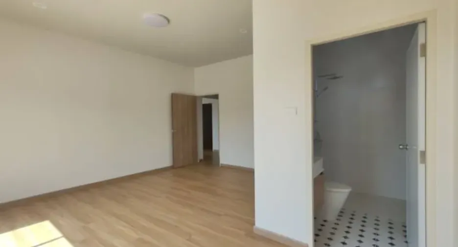 Casa en venta de 4 habitaciones en Hang Dong, Chiang Mai