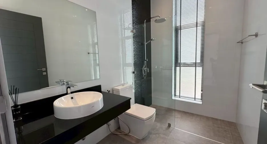 Villa zum Kauf mit 4 Zimmer in Hang Dong, Chiang Mai