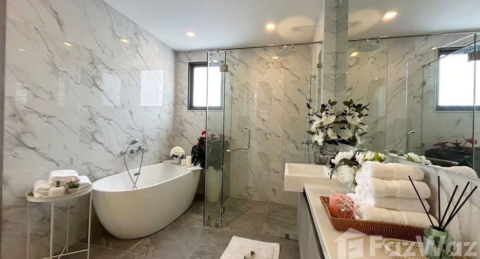 For sale 3 ベッドルーム villa in Bang Lamung, Chonburi