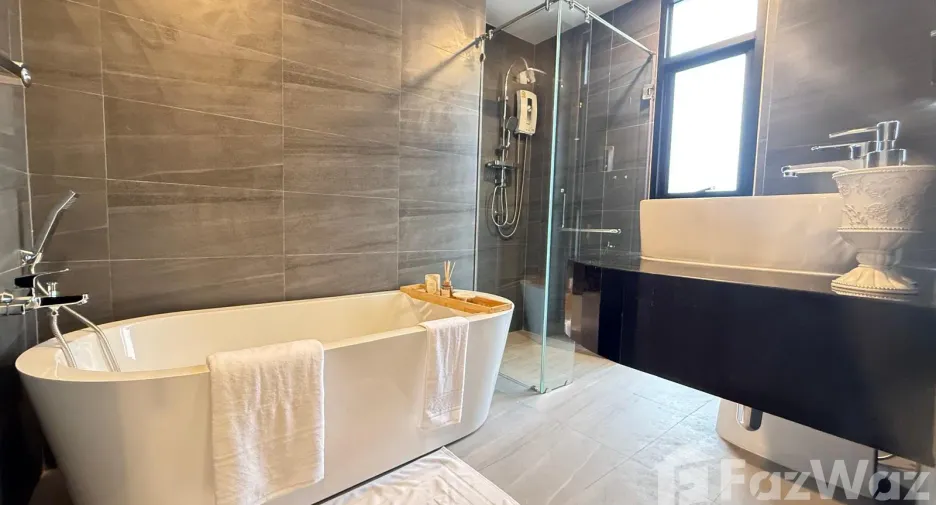 Villa zum Kauf mit 4 Zimmer in Thalang, Phuket